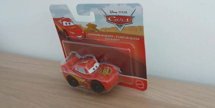 Voiture Cars flash mcqueen neuve - photo numéro 2