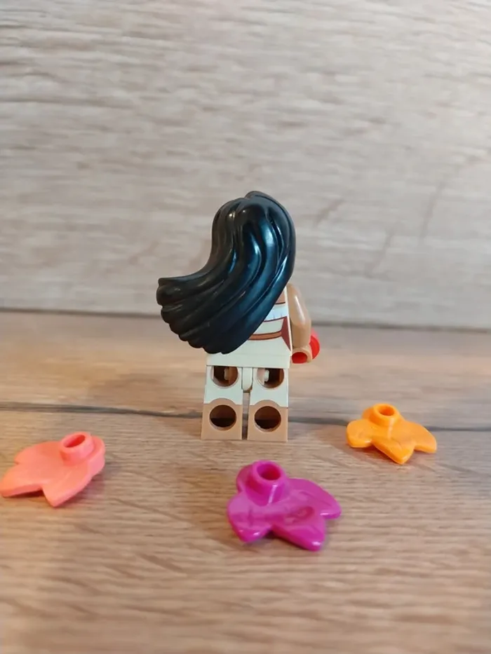 Figurine type lego Pocahontas Disney - photo numéro 3