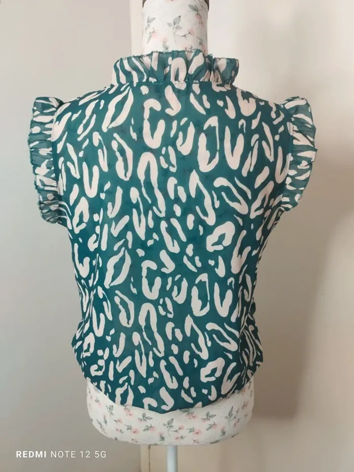 Jolie blouse taille S - photo numéro 4