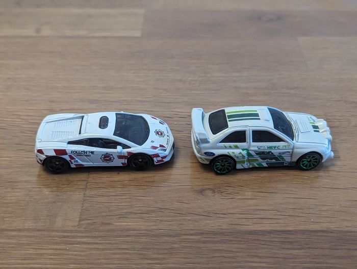 Lot 133 de 2 petites voitures une sport et une police étrangère - photo numéro 5