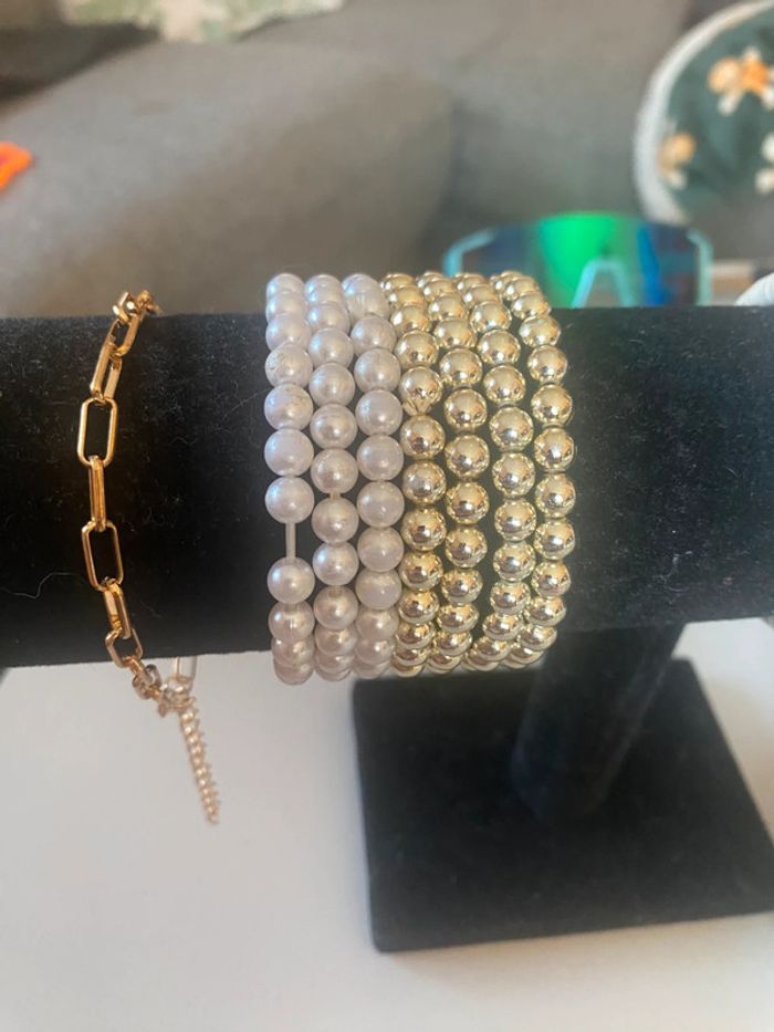 Lot de bijoux fantaisie avec porte bracelet et rangement très bon etat - photo numéro 2