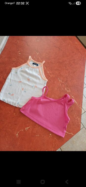 Lot de 2 débardeurs fille taille 4 ans