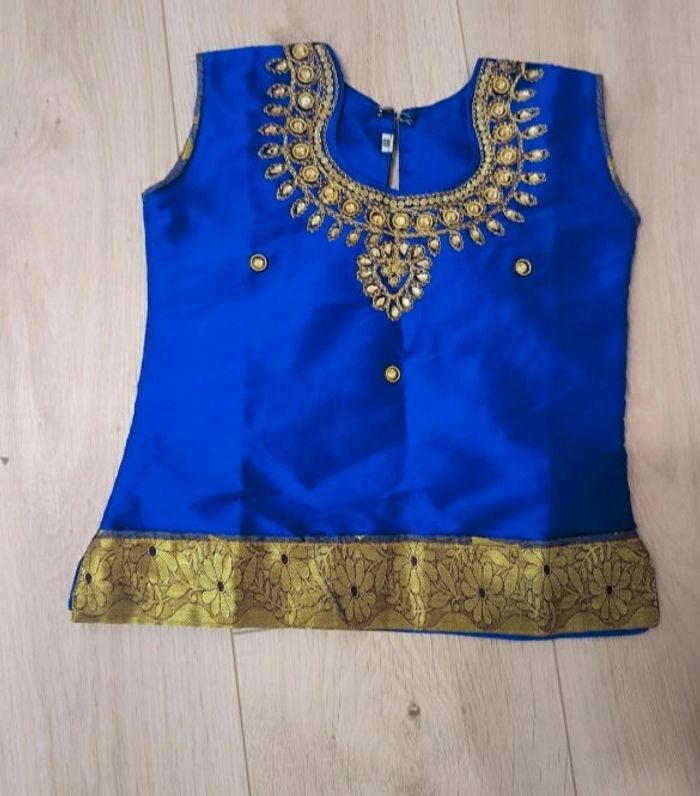 Tenue de cérémonie indienne fille 3-4 ans (taille 20) - photo numéro 2