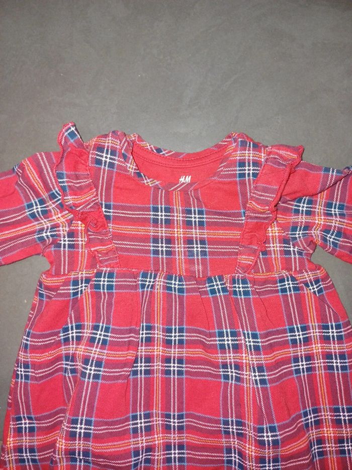 Robe avec body intégré h&m taille 1/2 mois 56cm - photo numéro 2