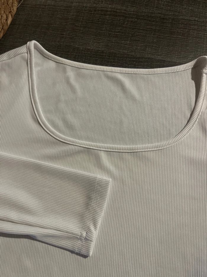 T-shirt manches longues, taille 36 neuf - photo numéro 2