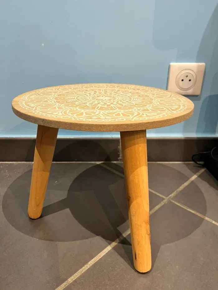 Tabouret en bois - photo numéro 2
