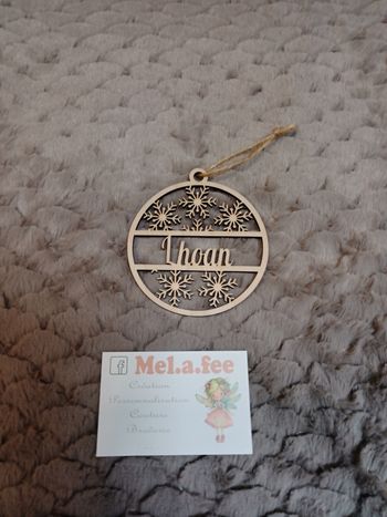 Boule de Noël personnalisée en bois