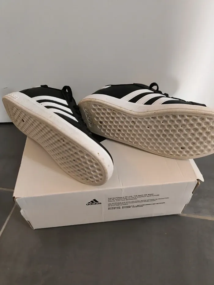Basket adidas noire. taille 38 1/2. - photo numéro 2
