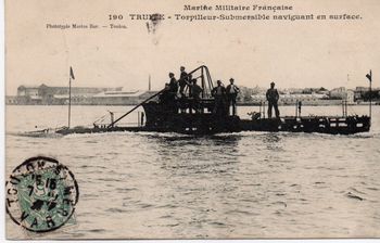 CPA - MARINE DE GUERRE - TRUITE -Torpilleur Submersible naviguant en surface " N°6034