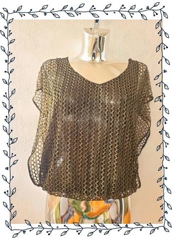 T-shirt/ blouse