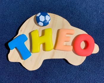 Cadre décoratif en bois à suspendre prénom Theo