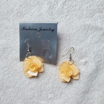 Boucles d'oreilles fleurs fashion jewelry, neuves