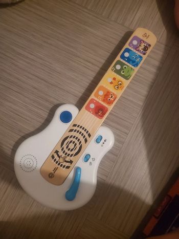 Guitare magic touch bébé