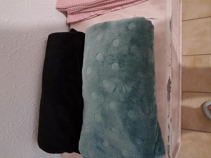 LOT DE 4 plaids: dessus de lit - photo numéro 3