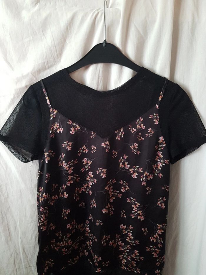 Joli haut fleuri - photo numéro 3