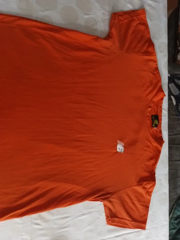 Tee shirt manches courtes homme New balance taille XL avec logo brodé