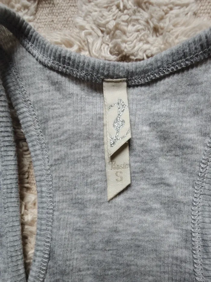 Top stradivarius - photo numéro 5