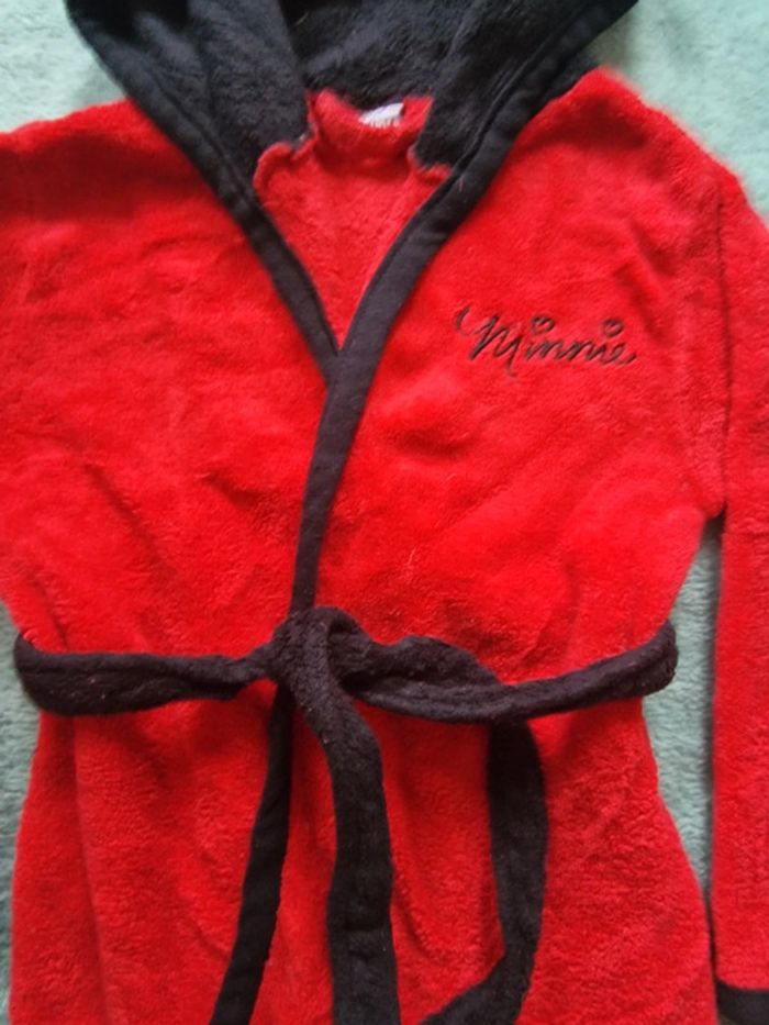 Très beau peignoir 6 ans - photo numéro 3