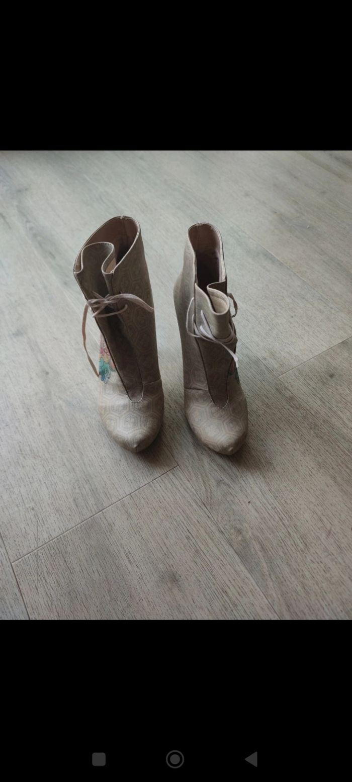 Bottines 38 Dogo femme a talons 8-9cm beige dessin multicolore - photo numéro 4