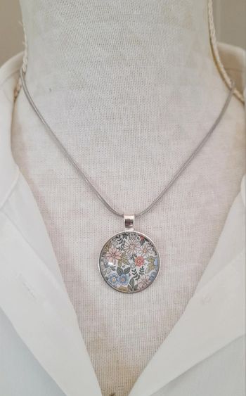Collier vintage fleuri