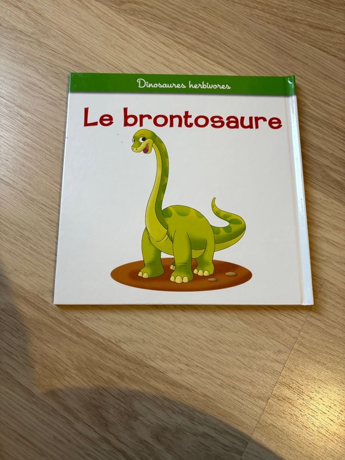 Livre le monde des dinosaures «Le brontosaure » - photo numéro 2