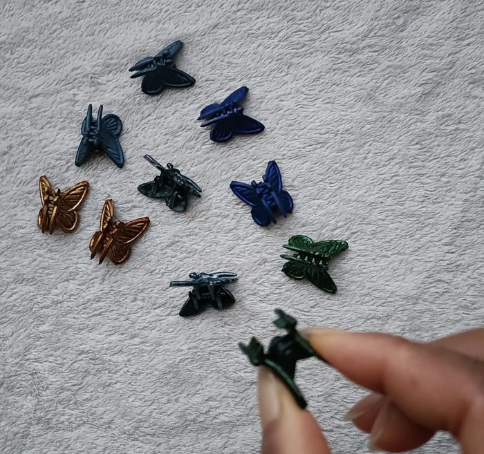 Une trousse et 10 barettes papillons - photo numéro 2