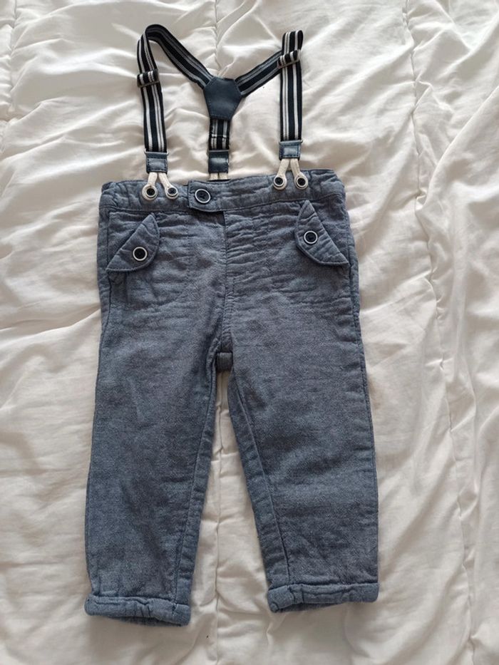 Pantalon a bretelles Kiabi 12m tbe
