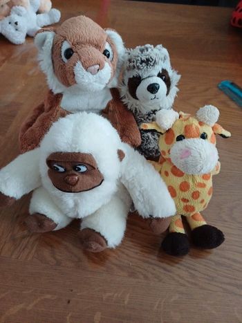 Lot de 4 peluches