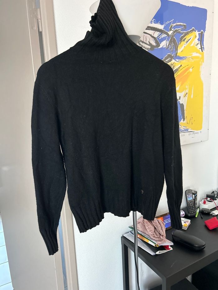Pull col roulé