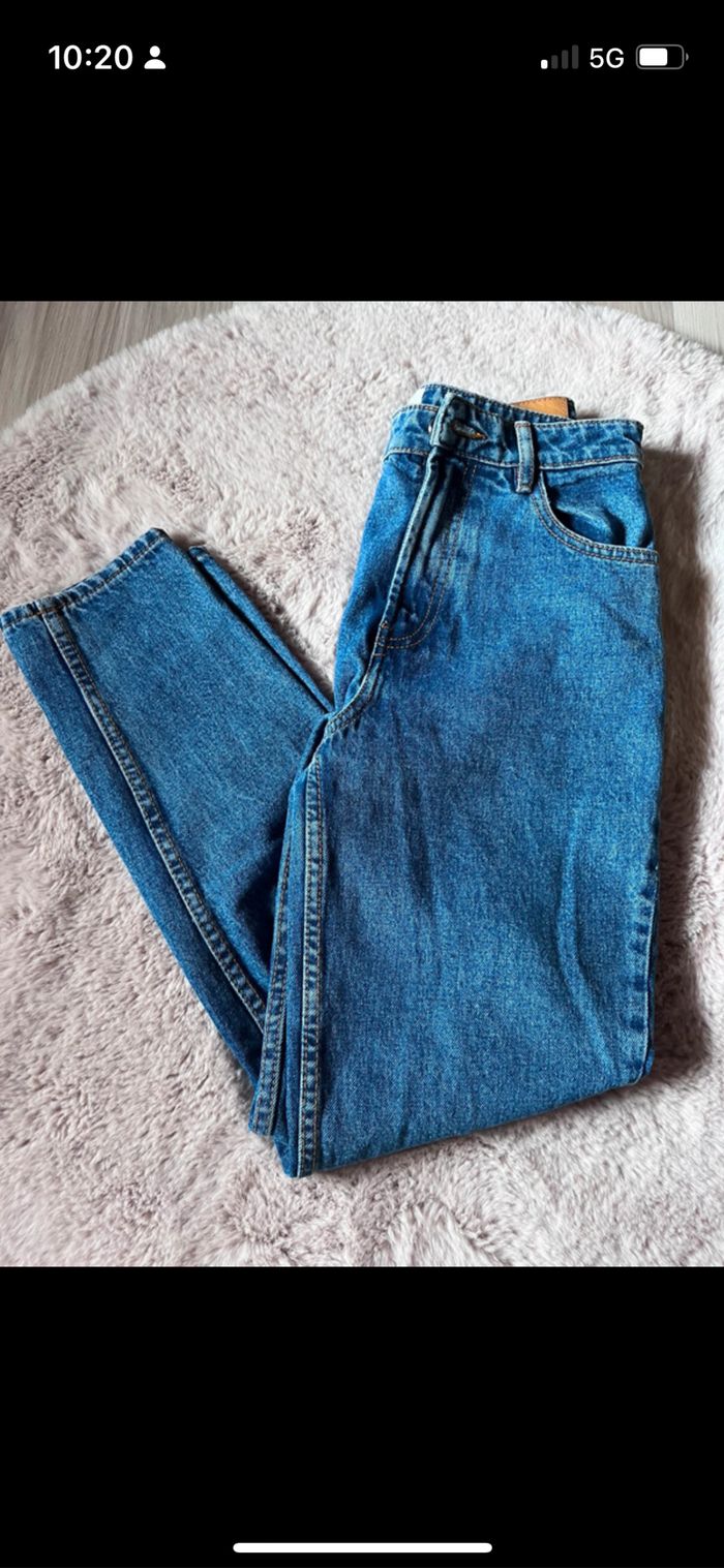 Jean Zara taille 34 (plutôt 36)