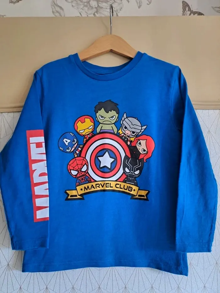 T-shirt garçon marvel comme neuf 4-5 ans