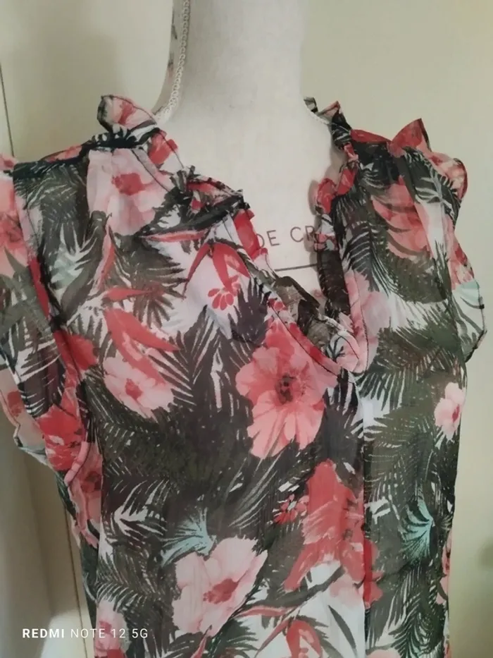 Magnifique blouse transparente taille 40 - photo numéro 2