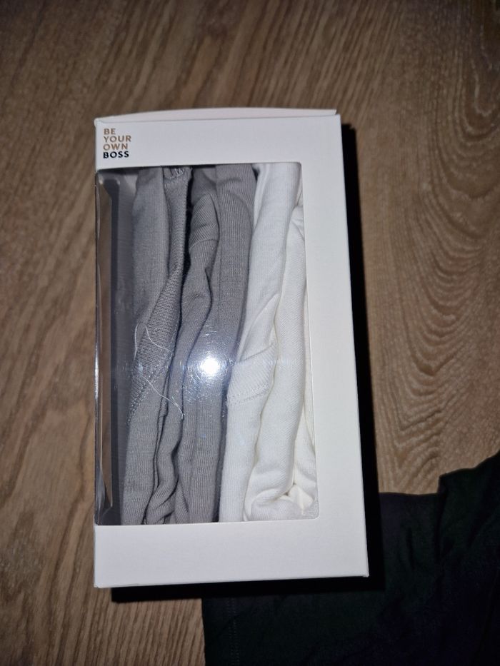 Coffret Hugo boss 3 tee shirts coton homme L neuf - photo numéro 3