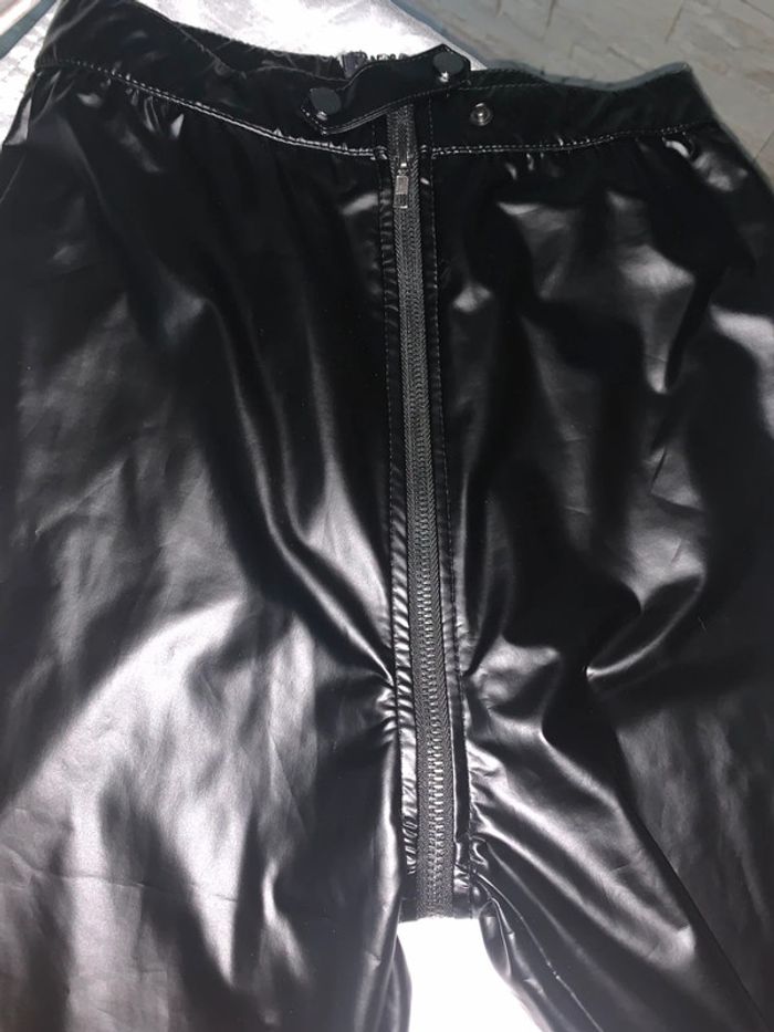 Legging brillant noir taille 38 chic me - photo numéro 3