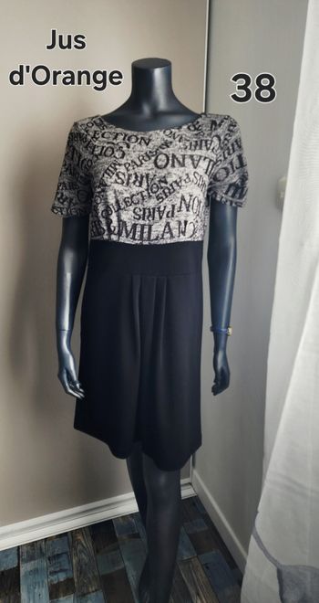 Très jolie robe.  Jus d'Orange. Taille 38
