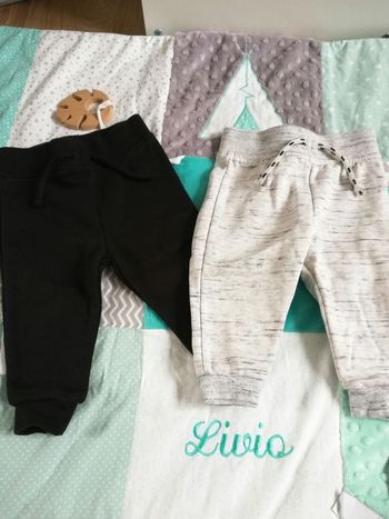 Lot 2 jogging primark 3 mois