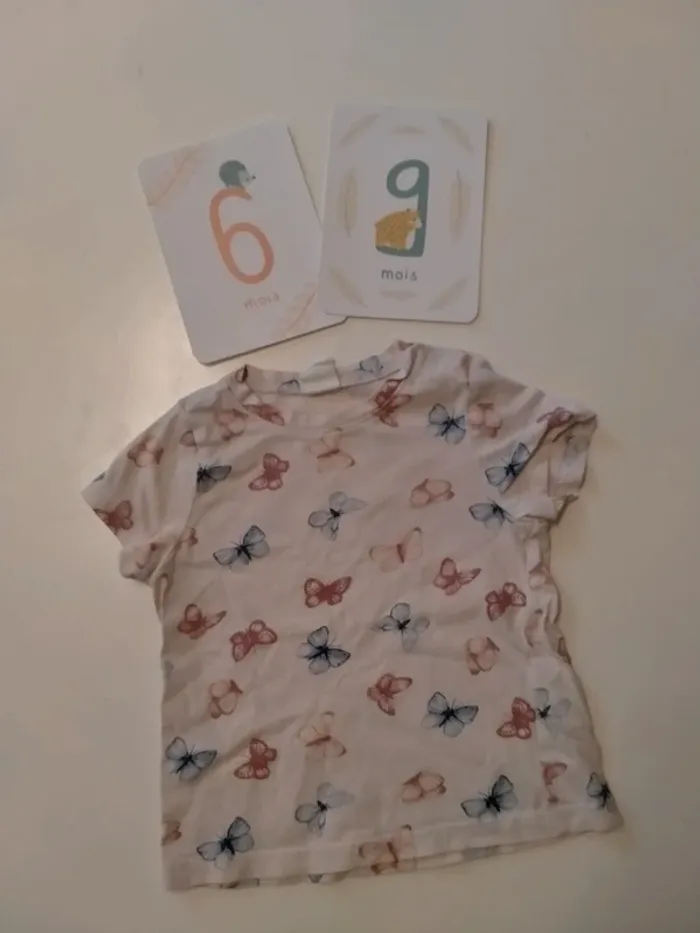T-shirt bébé H&M Taille 6-9 mois - photo numéro 2