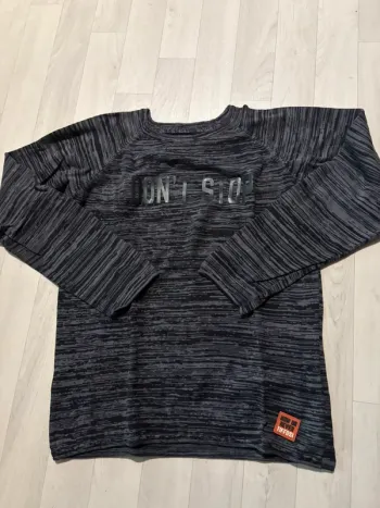 Pull tiffosi gris et noir 11/12 ans très bon état