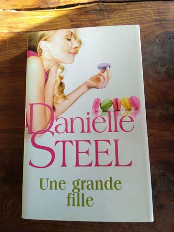 Livre Daniel Steel - Une grande fille