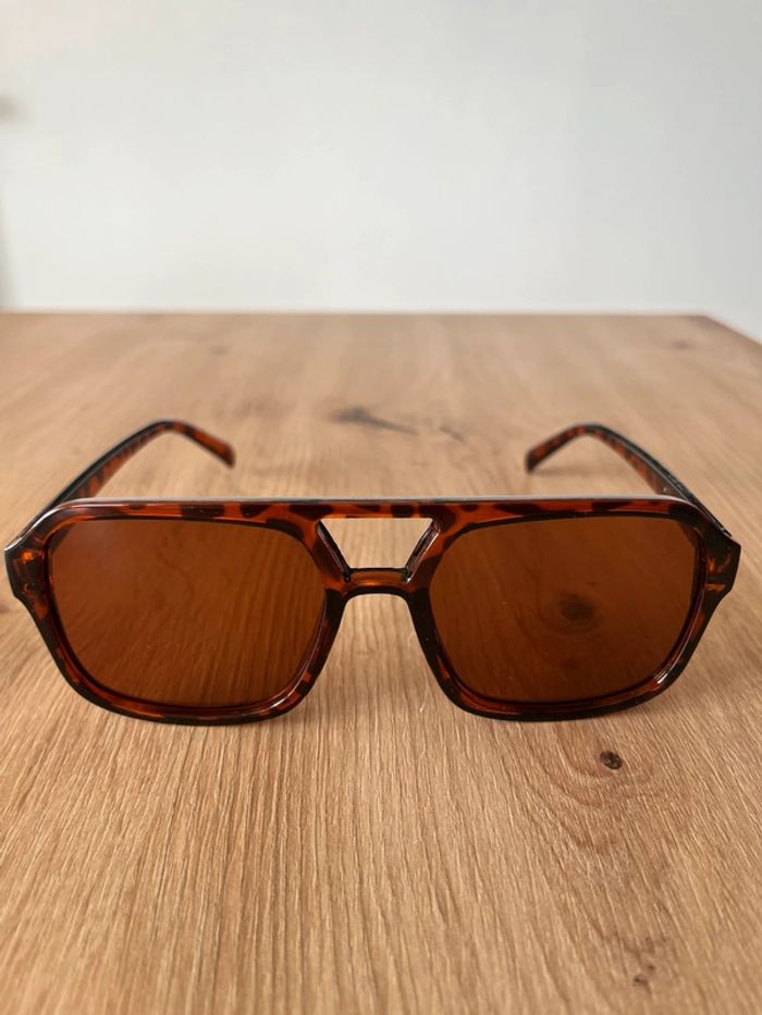Lunettes de soleil femmes neuves - photo numéro 2