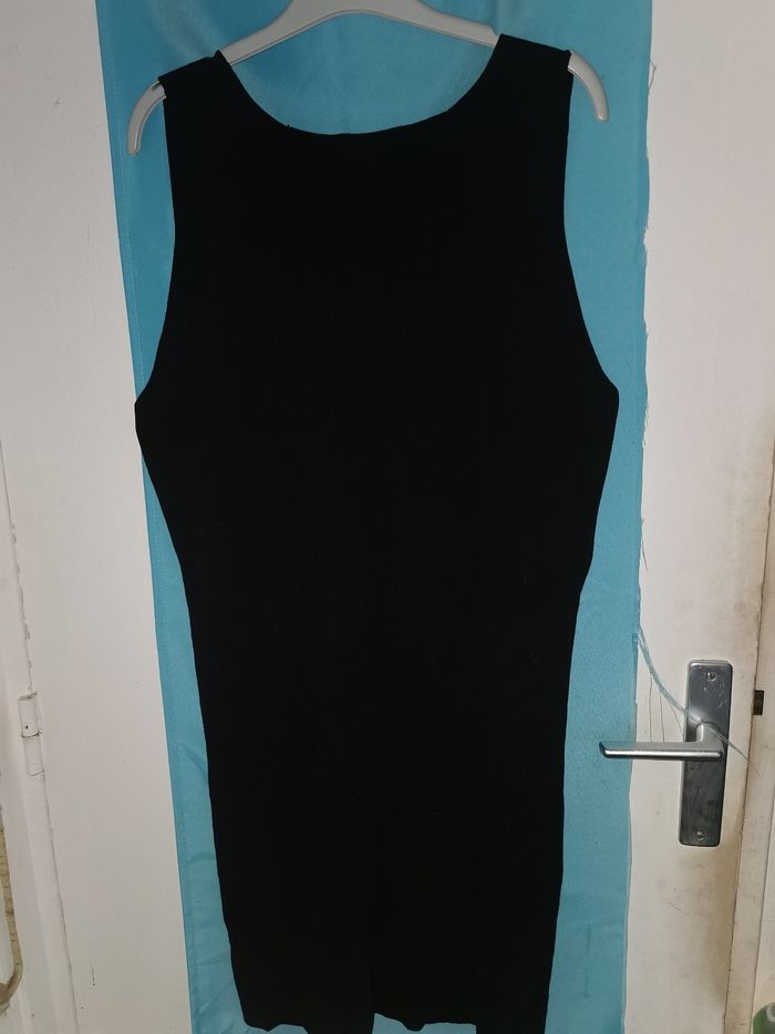 Robe noire - photo numéro 3