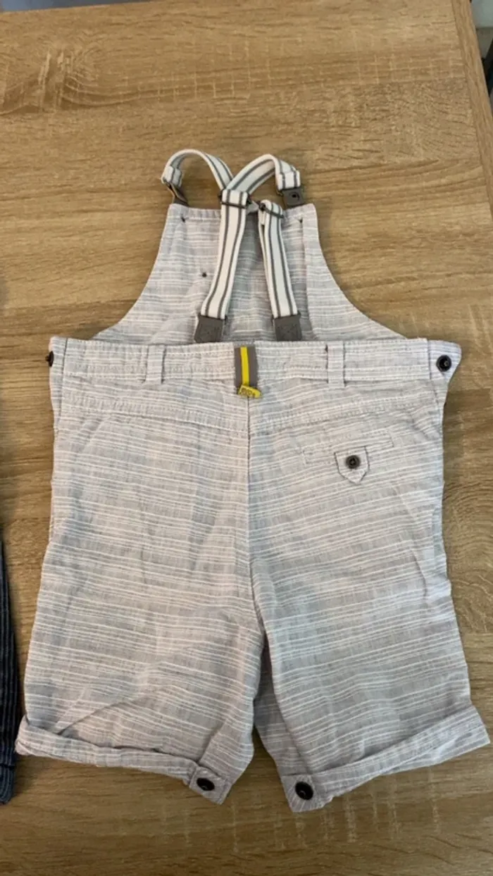 Lot de 2 salopettes taille 6 et 9 mois - photo numéro 3