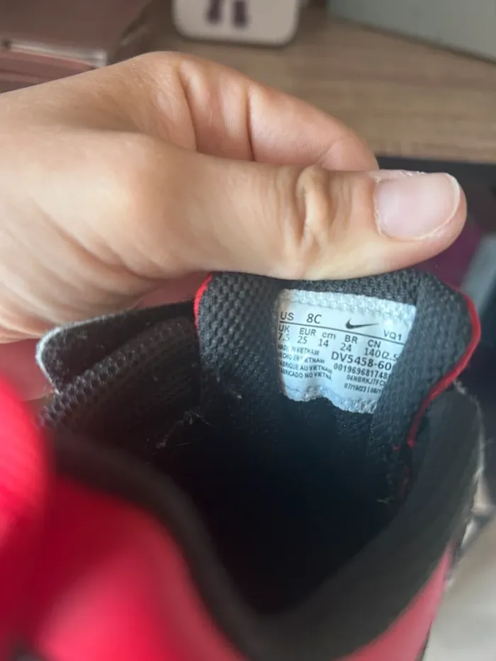 Basket Nike Jordan noir et rouge T25 - photo numéro 9