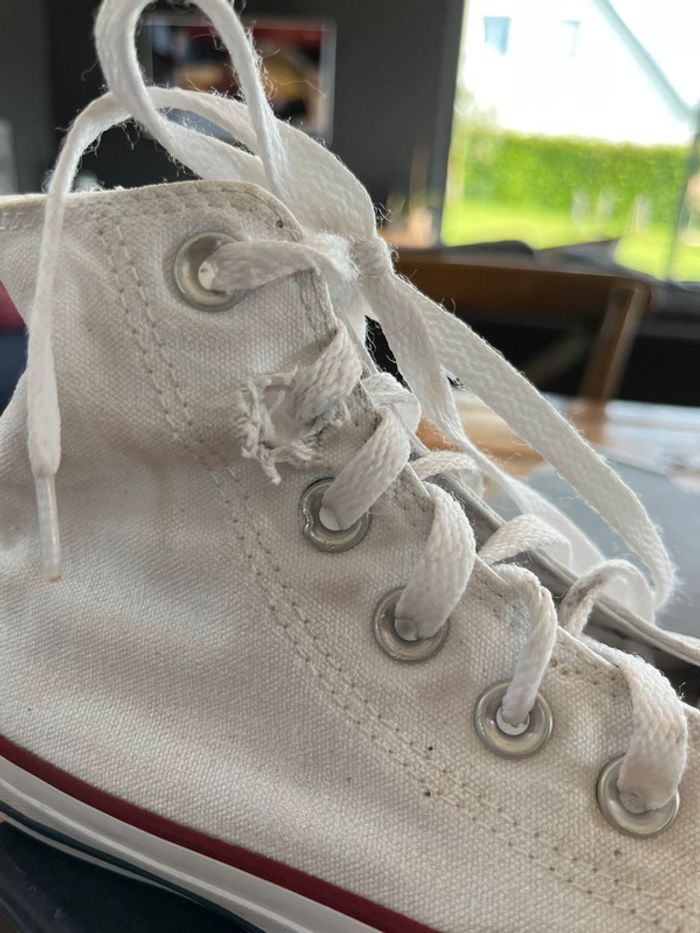 Converses blanches - photo numéro 3