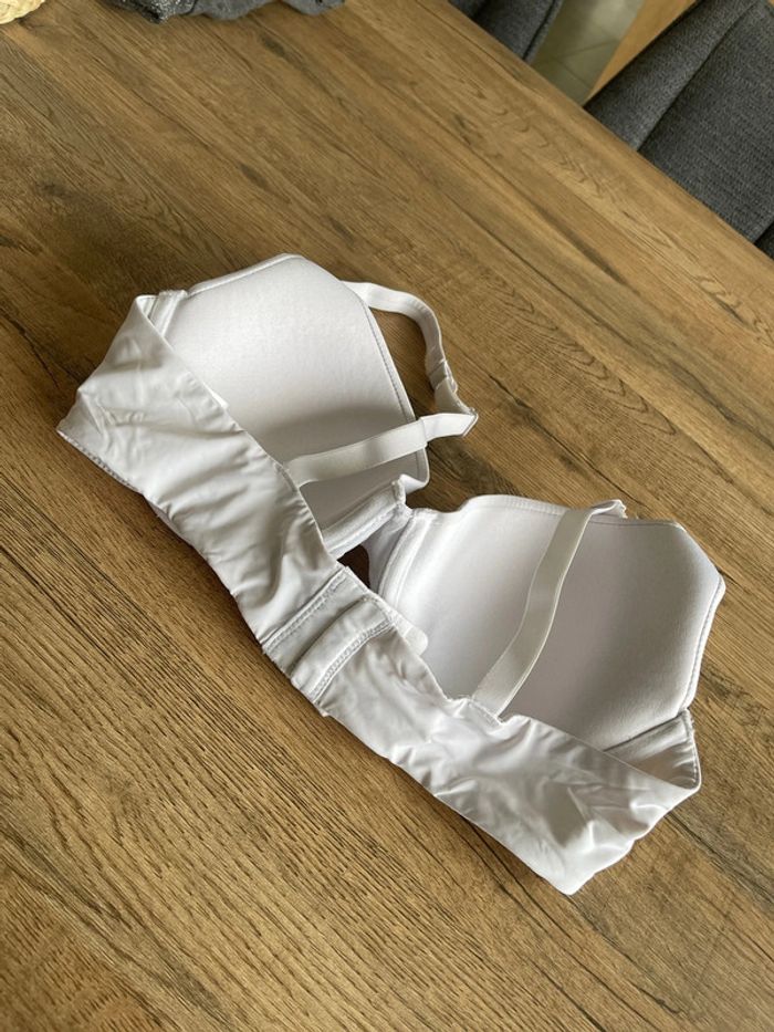 Soutien gorge blanc - photo numéro 2