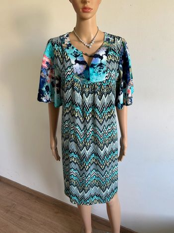 Robe imprimée à manches courtes taille M jamais portée