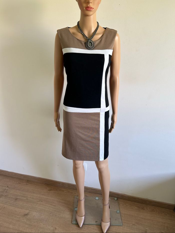Robe noire et marron sans manches Anna Field taille 40 état satisfaisant - photo numéro 3