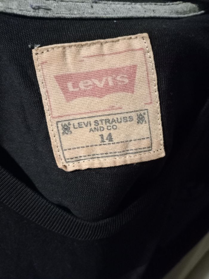 Tee shirt Levi's taille 14ans tbe - photo numéro 2