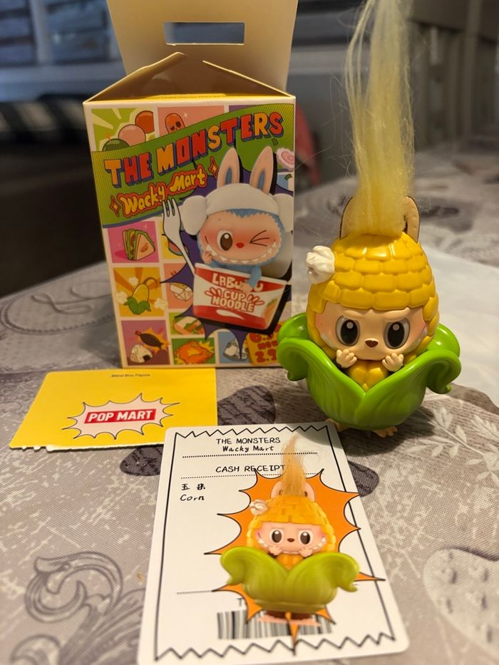 Labubu  Wacky Mart series PopMart - photo numéro 2