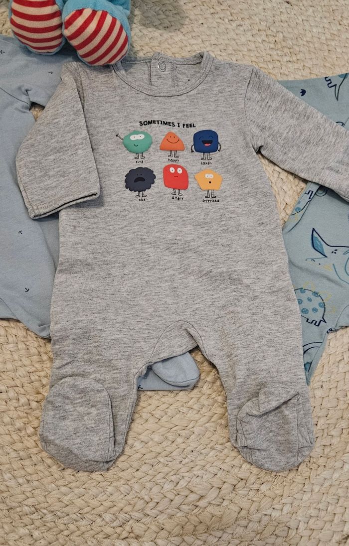 Lot de 3 pyjamas 1 mois kiabi - photo numéro 3